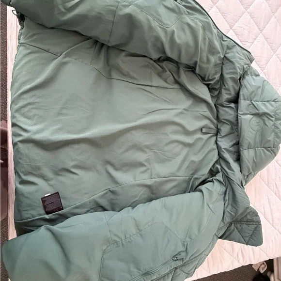 lululemon athletica Down Green Puffer Jacket - Picture 2 of 5